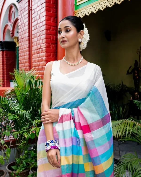 Indra_Dhanu_-_Prism_Glow_White_Linen_Saree_with_Rainbow_Center_Design_&_Blouse_Piece