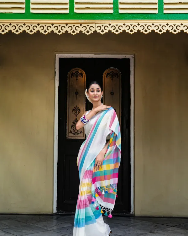 Indra_Dhanu_-_Prism_Glow_White_Linen_Saree_with_Rainbow_Center_Design_&_Blouse_Piece