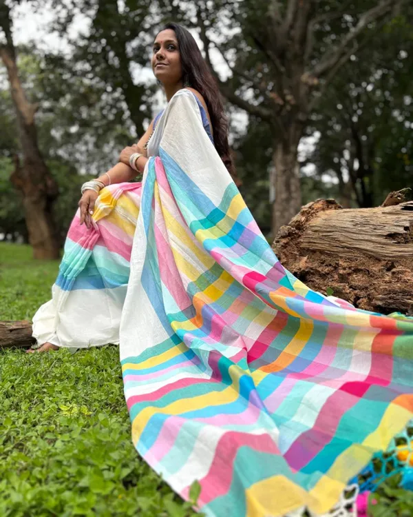 Indra_Dhanu_-_Prism_Glow_White_Linen_Saree_with_Rainbow_Center_Design_&_Blouse_Piece
