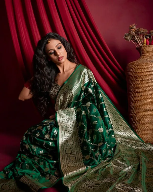Green_Color_Just_Released_Soft_Banarasi_Silk_Saree_with_Classy_Bloue_Piece