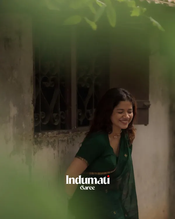 Green__Premium_Cotton_Silk_Saree_With_Classy_Blouse_and_tassels
