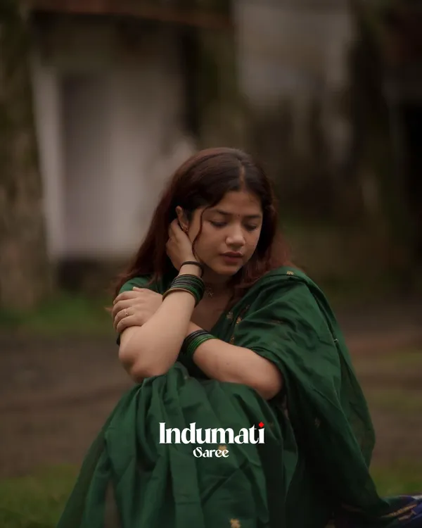 Green__Premium_Cotton_Silk_Saree_With_Classy_Blouse_and_tassels
