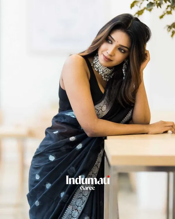 Black_Color_Premium_Cotton_Silk_Saree_With_Classy_Blouse