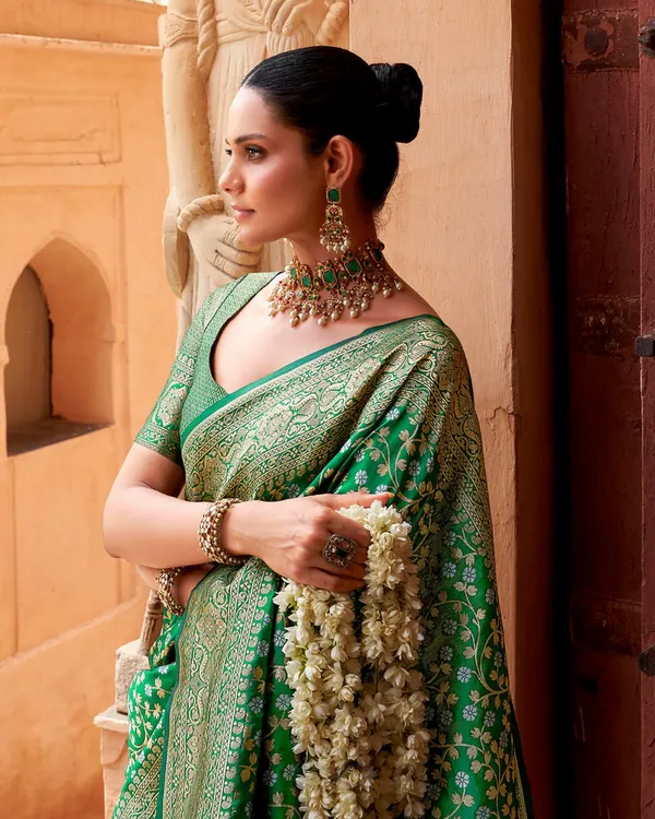 Green_Color_Luxury_Edition_Soft_Banarasi_Silk_Saree_with_Classy_Bloue_Piece