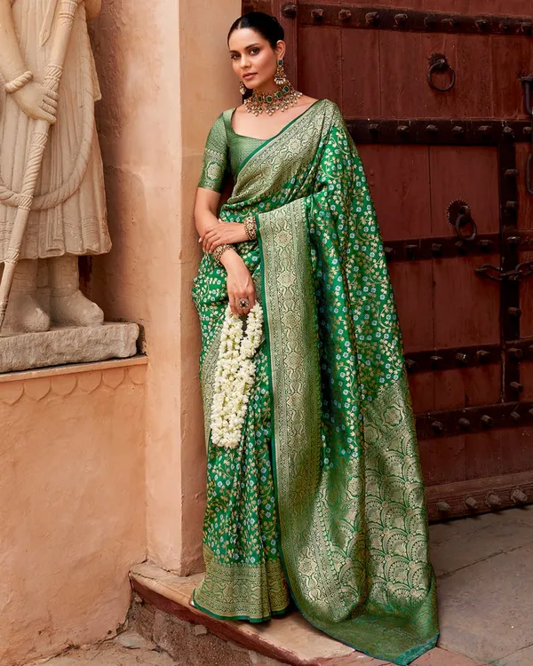 Green_Color_Luxury_Edition_Soft_Banarasi_Silk_Saree_with_Classy_Bloue_Piece
