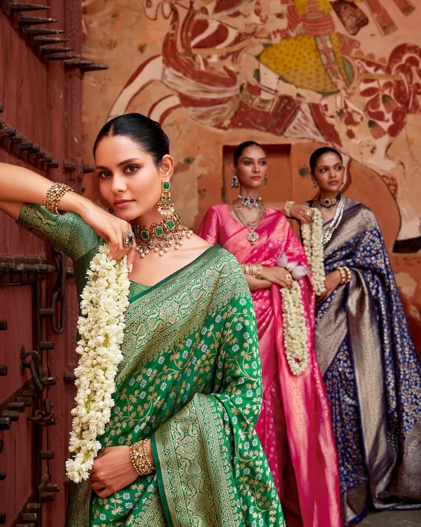 Green_Color_Luxury_Edition_Soft_Banarasi_Silk_Saree_with_Classy_Bloue_Piece