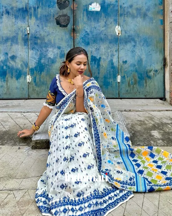 Pearl_Blue_-_White_Linen_Saree_with_Blue_Blouse_Piece