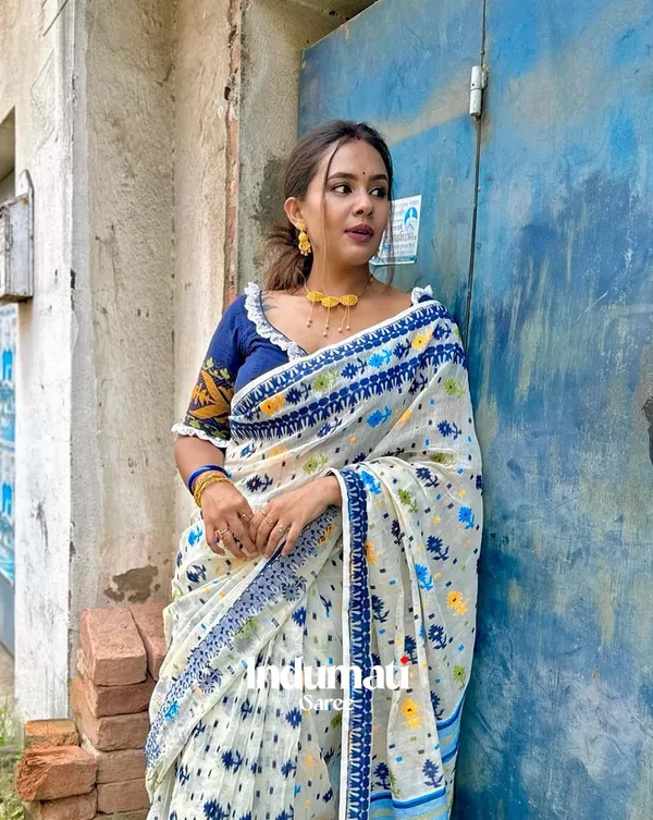 Pearl_Blue_-_White_Linen_Saree_with_Blue_Blouse_Piece