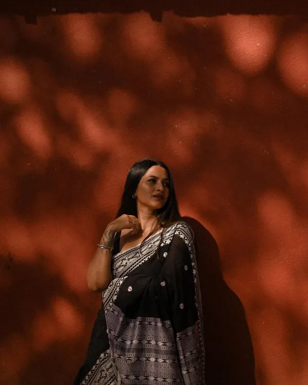 Black_Color_In_Demand_Soft_Banarasi_Silk_Saree_with_Classy_Bloue_Piece