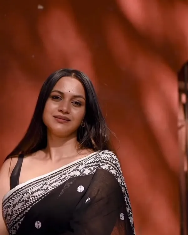 Black_Color_In_Demand_Soft_Banarasi_Silk_Saree_with_Classy_Bloue_Piece