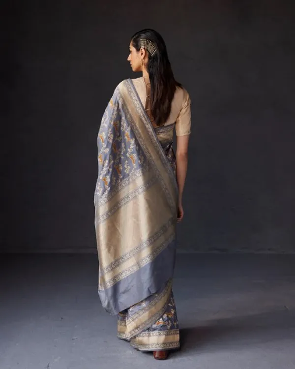 Cream_And_Grey_Color_Customer_Favorite_Soft_Banarasi_Silk_Saree_with_Classy_Bloue_Piece