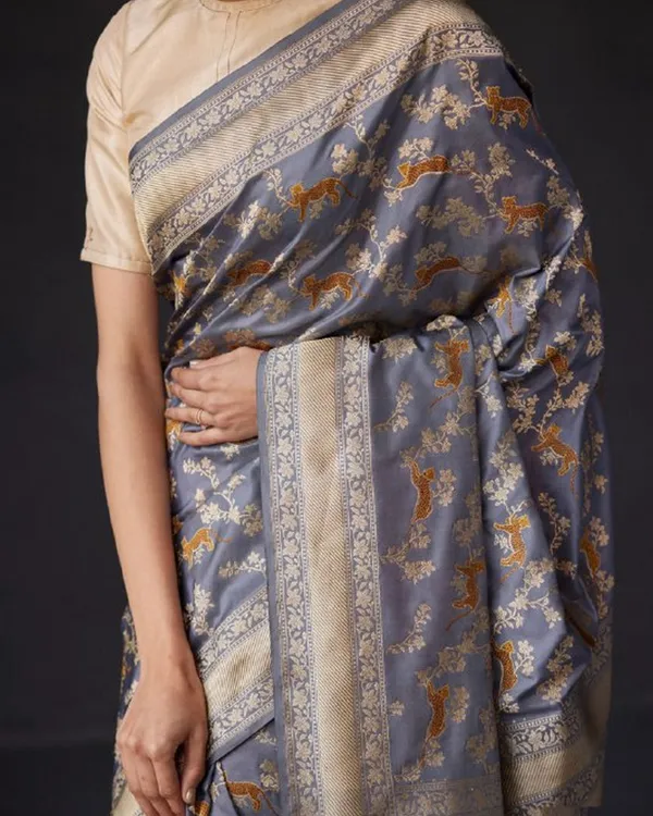 Cream_And_Grey_Color_Customer_Favorite_Soft_Banarasi_Silk_Saree_with_Classy_Bloue_Piece