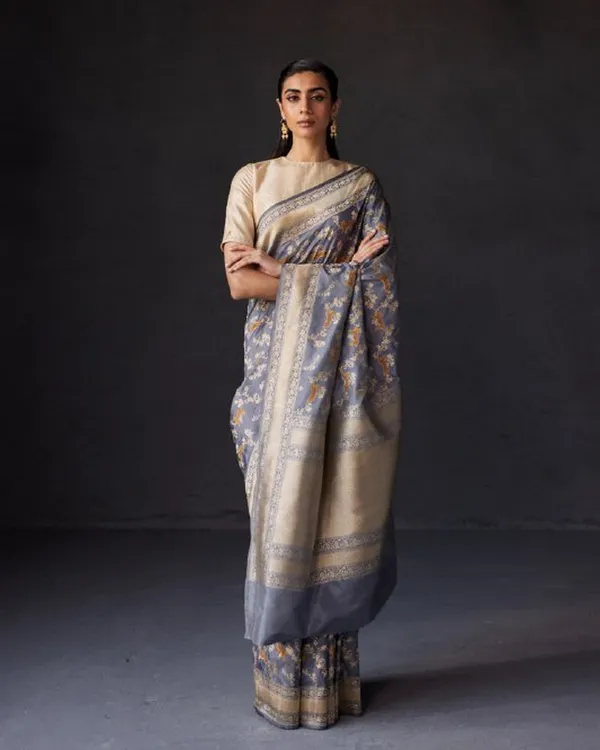 Cream_And_Grey_Color_Customer_Favorite_Soft_Banarasi_Silk_Saree_with_Classy_Bloue_Piece