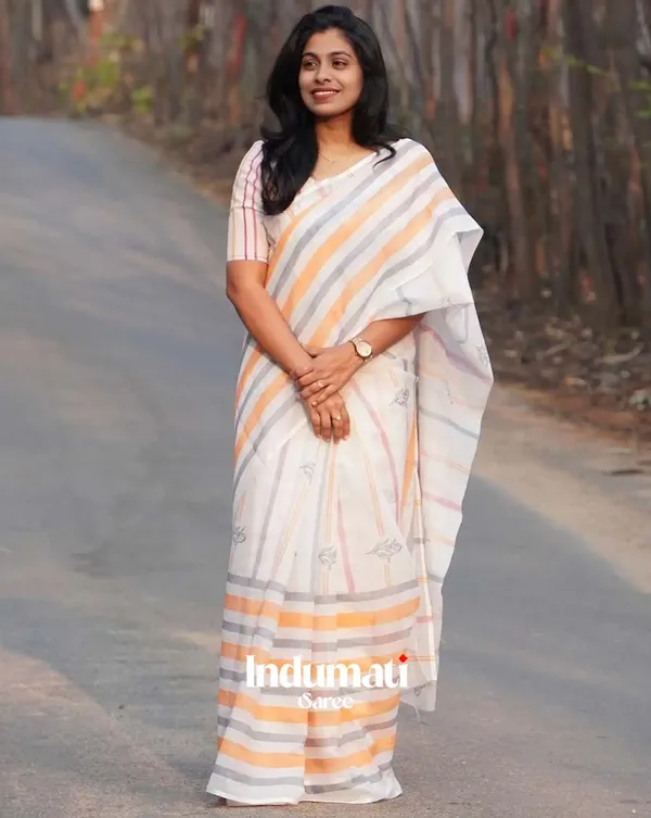 Safed_Noor_-_Classic_White_Linen_Saree_with_White_Blouse