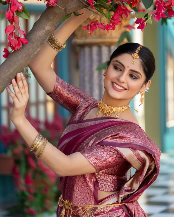 Pink_Color_Fresh_Arrival_Soft_Banarasi_Silk_Saree_with_Classy_Bloue_Piece