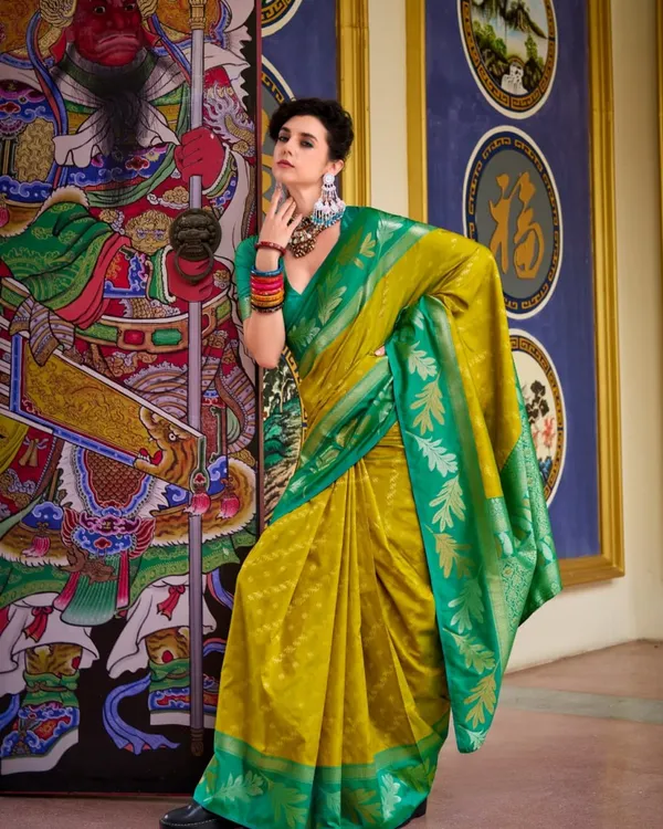 Yellow_And_Light_Green_Color_Elite_Pick_Soft_Banarasi_Silk_Saree_with_Classy_Bloue_Piece