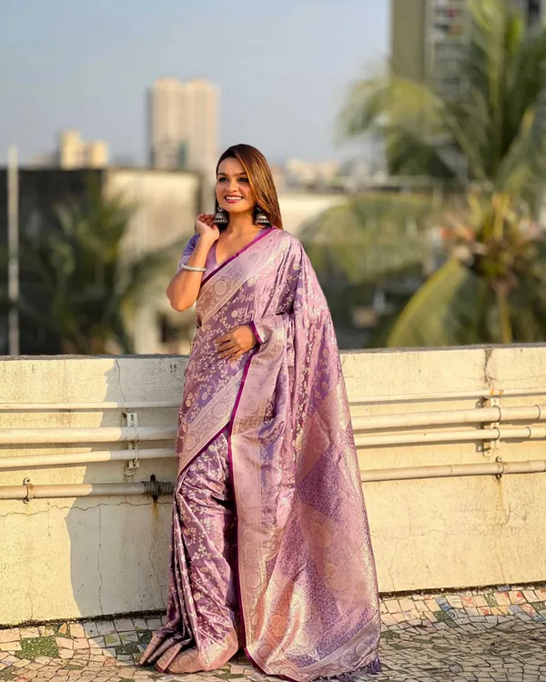 Light_Purple_Color_New_Drop_Soft_Banarasi_Silk_Saree_with_Classy_Bloue_Piece