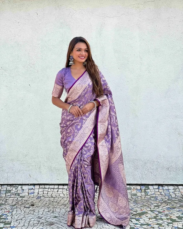 Light_Purple_Color_New_Drop_Soft_Banarasi_Silk_Saree_with_Classy_Bloue_Piece