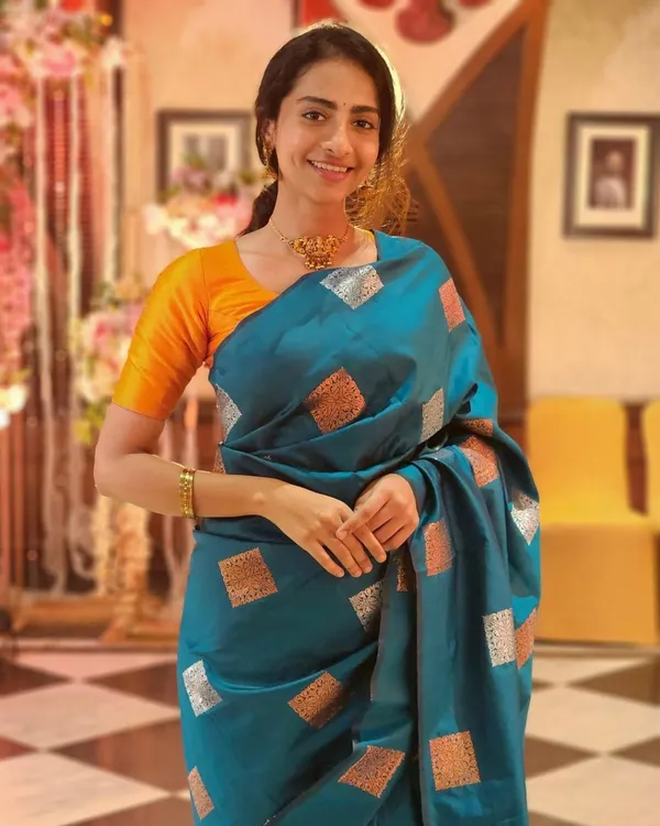 Bottle_Blue_Color_Latest_Arrival_Soft_Banarasi_Silk_Saree_with_Classy_Bloue_Piece