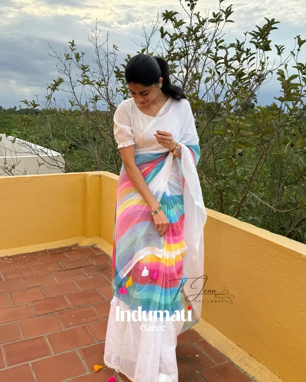 Megh_Dhanush_-_White_Linen_Saree_with_Rainbow_Stripes_&_Blouse_Piece