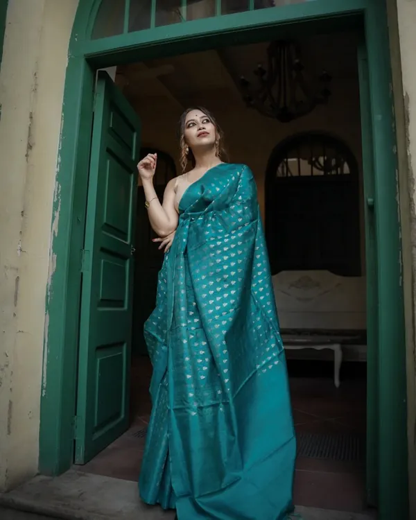 Bottle_Blue_Color_Most_Wanted_Soft_Banarasi_Silk_Saree_with_Classy_Bloue_Piece