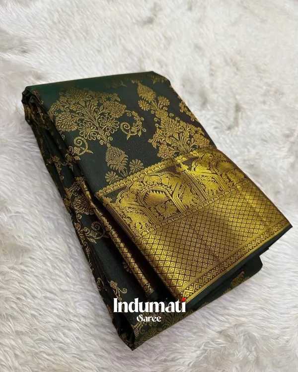 Green_Color_Going_Fast_Soft_Banarasi_Silk_Saree_with_Pure_Golden_Zari_work_&_Classy_Blouse_Piece