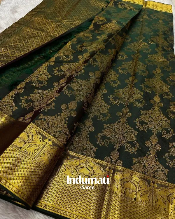 Green_Color_Going_Fast_Soft_Banarasi_Silk_Saree_with_Pure_Golden_Zari_work_&_Classy_Blouse_Piece