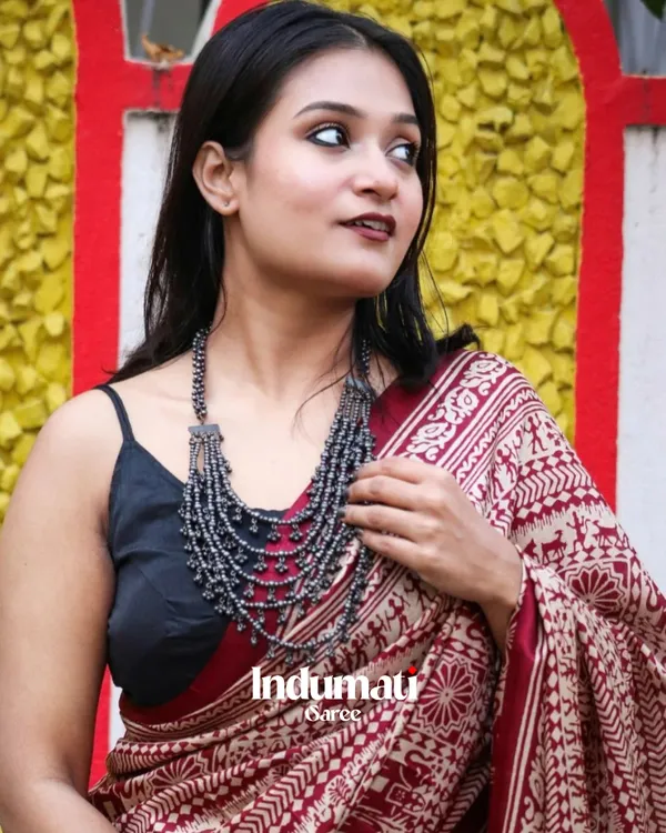 Maroon_Color_Ajrakh_Printed_Model_Silk_Saree_with_Blouse_Piece