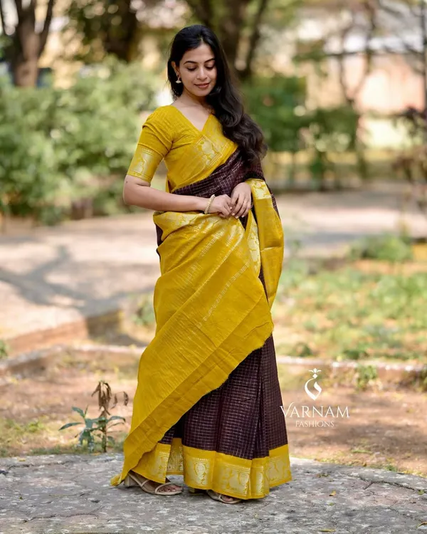Maroon_And_Yellow_Color_Pro_Collection_Soft_Banarasi_Silk_Saree_with_Classy_Bloue_Piece