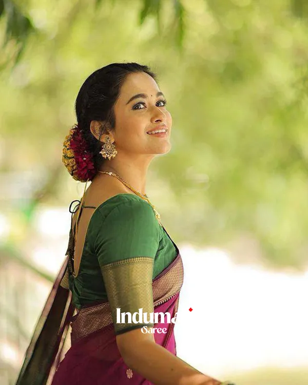 Pink_Color_Premium_Cotton_Silk_Saree_With_Classy_Blouse_and_tassels