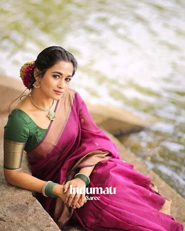 Pink_Color_Premium_Cotton_Silk_Saree_With_Classy_Blouse_and_tassels