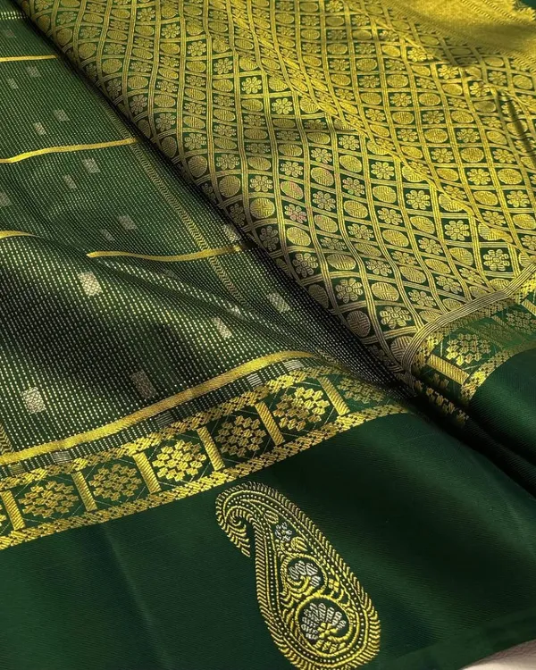 Green_Color_Best_Seller_Soft_Banarasi_Silk_Saree_with_Pure_Golden_Zari_Work_&_Classy_Bloue_Piece