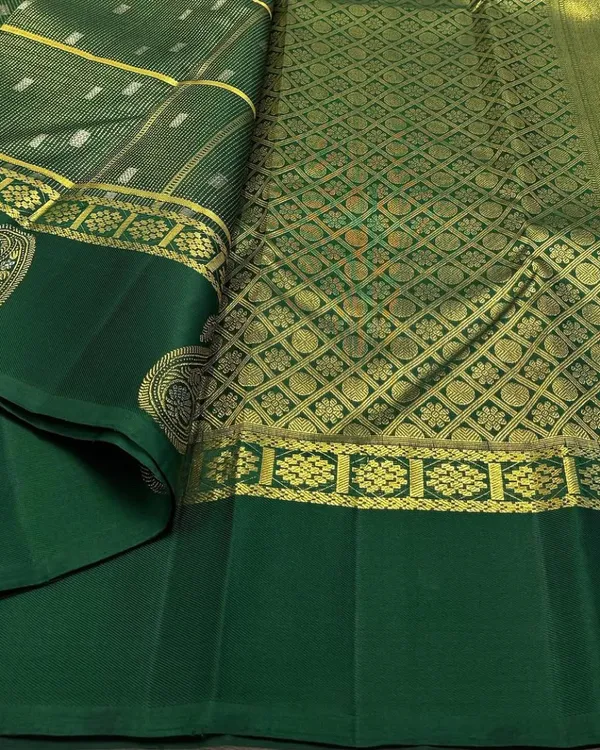 Green_Color_Best_Seller_Soft_Banarasi_Silk_Saree_with_Pure_Golden_Zari_Work_&_Classy_Bloue_Piece