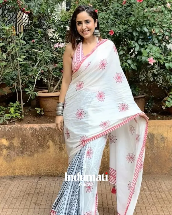 Tara_Sindoor_-_Pure_White_Saree_with_Big_Flower_Print_&_Red_Border_with_Blouse_Piece