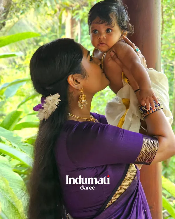 Purple_Premium_Cotton_Silk_Saree_With_Classy_Blouse_and_tassels