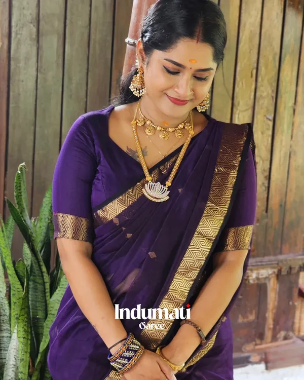 Purple_Premium_Cotton_Silk_Saree_With_Classy_Blouse_and_tassels