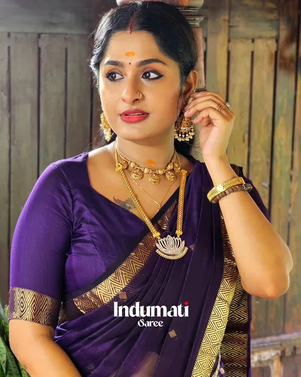Purple_Premium_Cotton_Silk_Saree_With_Classy_Blouse_and_tassels