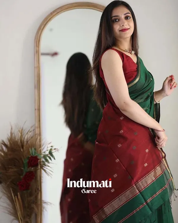 Green_Color_Premium_Cotton_Silk_Saree_With_Classy_Red_Blouse_and_tassels