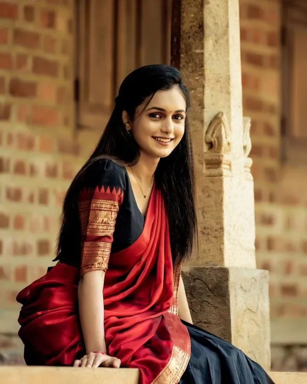 Red_And_Black_Color_Kanchipuram_Zari_Weaving_Half_Saree_With_Blouse__Silk_Dupatta