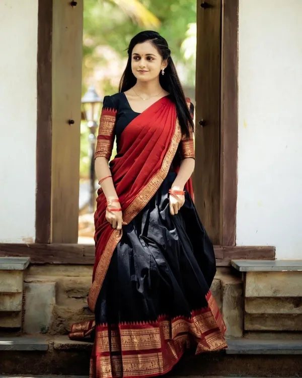 Red_And_Black_Color_Kanchipuram_Zari_Weaving_Half_Saree_With_Blouse__Silk_Dupatta