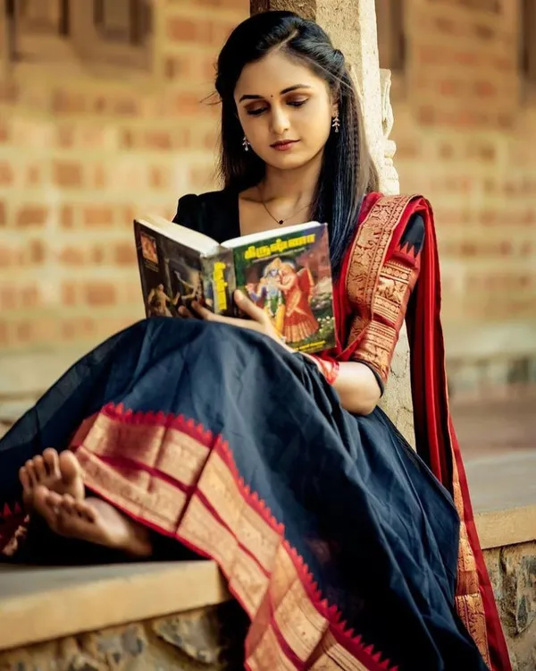 Red_And_Black_Color_Kanchipuram_Zari_Weaving_Half_Saree_With_Blouse__Silk_Dupatta