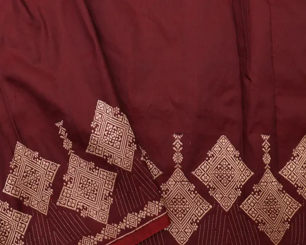 Maroon_Color_In_Demand_Soft_Banarasi_Silk_Saree_with_Classy_Bloue_Piece