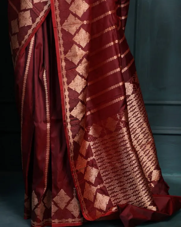 Maroon_Color_In_Demand_Soft_Banarasi_Silk_Saree_with_Classy_Bloue_Piece