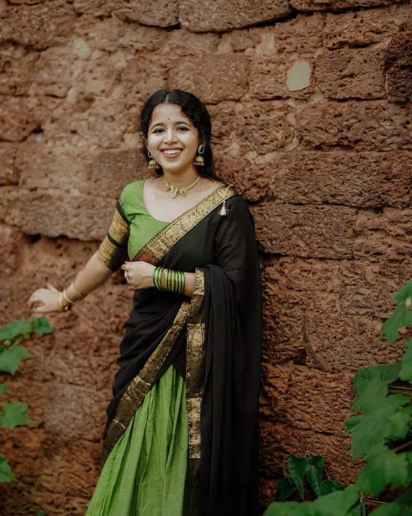 Black_And_Green__Color_Kanchipuram_Zari_Weaving_Half_Saree_With_Blouse__Silk_Dupatta