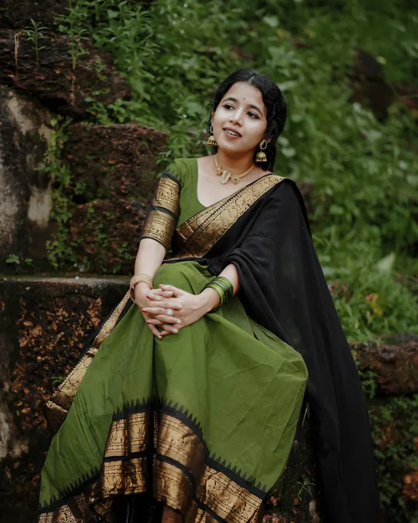 Black_And_Green__Color_Kanchipuram_Zari_Weaving_Half_Saree_With_Blouse__Silk_Dupatta