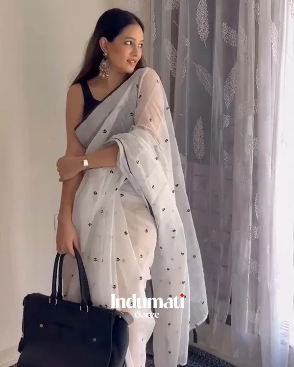 Ivory_Noir_-_White_Linen_Saree_with_Black_Border_&_Blouse