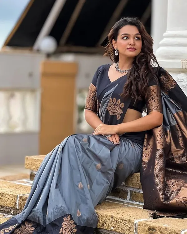 Grey_And_Black_Color_Recent_Drop_Soft_Banarasi_Silk_Saree_with_Classy_Bloue_Piece