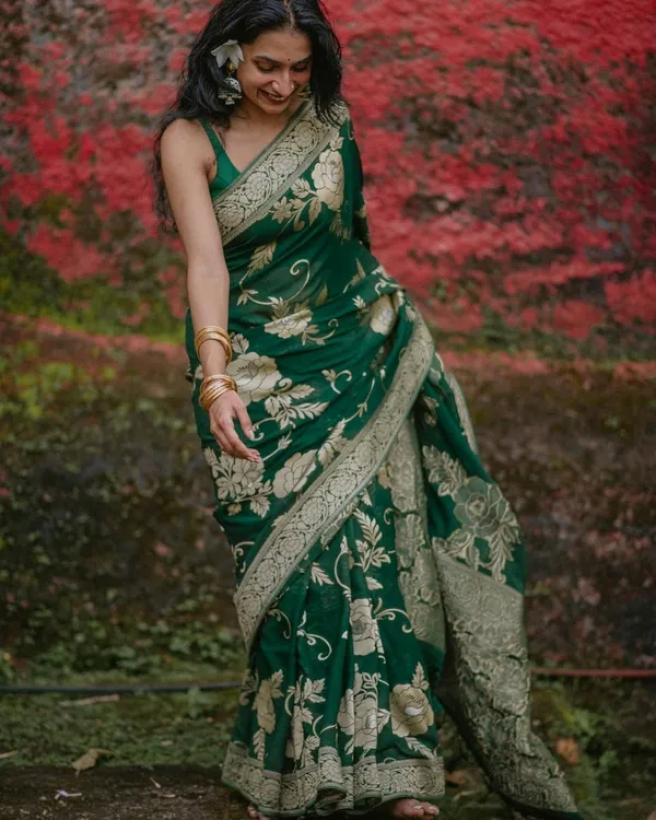 Green_Color_Recently_Launched_Soft_Banarasi_Silk_Saree_with_Classy_Bloue_Piece