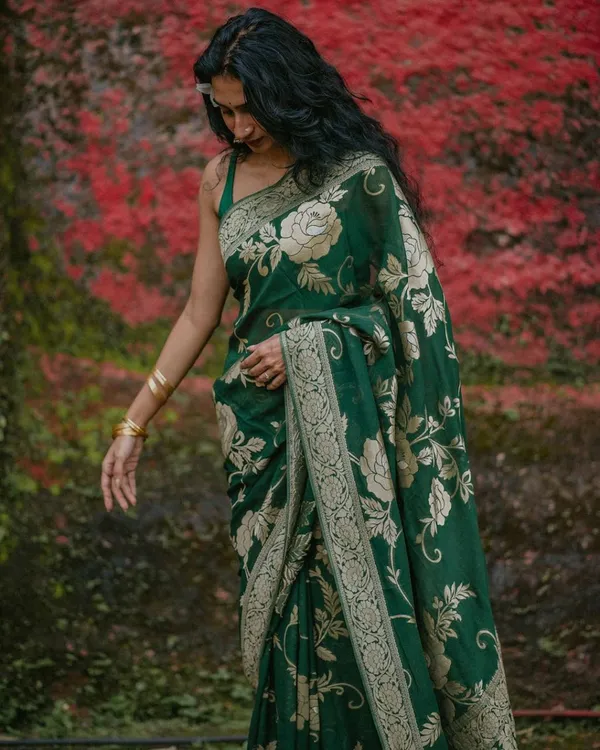 Green_Color_Recently_Launched_Soft_Banarasi_Silk_Saree_with_Classy_Bloue_Piece