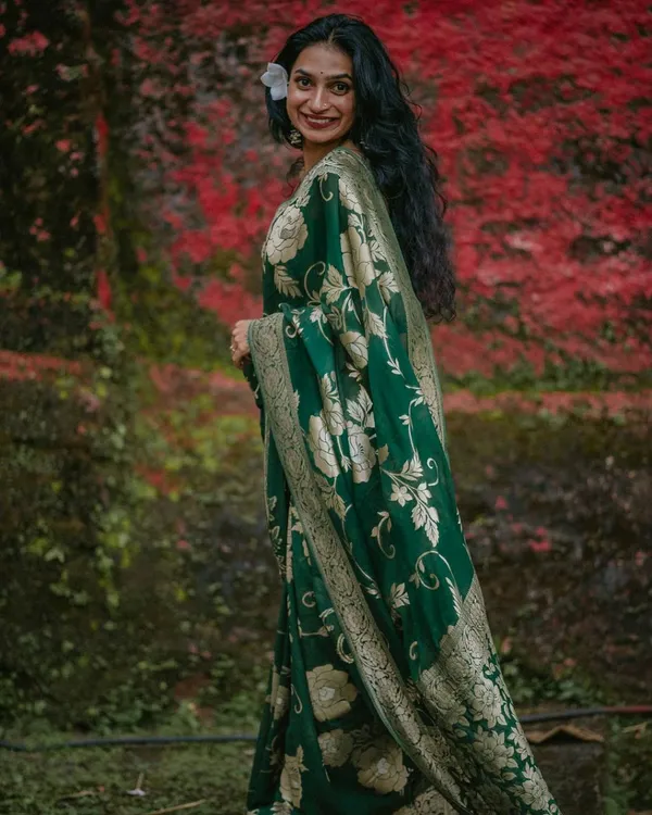 Green_Color_Recently_Launched_Soft_Banarasi_Silk_Saree_with_Classy_Bloue_Piece
